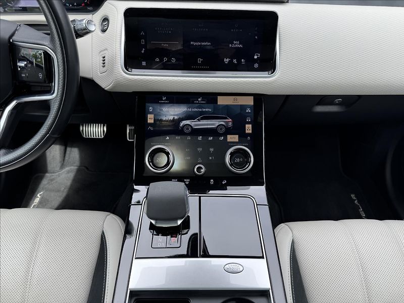 Land Rover Range Rover Velar 3,0 D300 R-DYNAMIC S AWD DPH - fotka 19 z 37