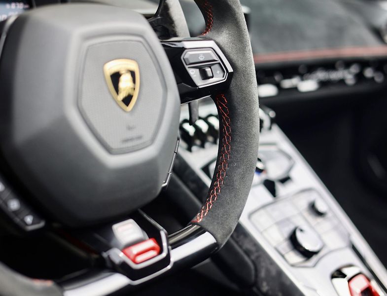Lamborghini Huracán (2018) Spyder Performante Misano Red  - fotka 40 z 61