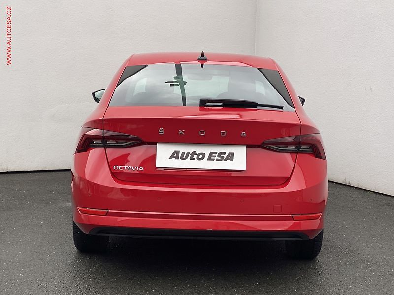 Škoda Octavia (2022) 1.0 TSi, ČR, Style, LED - fotka 5 z 19