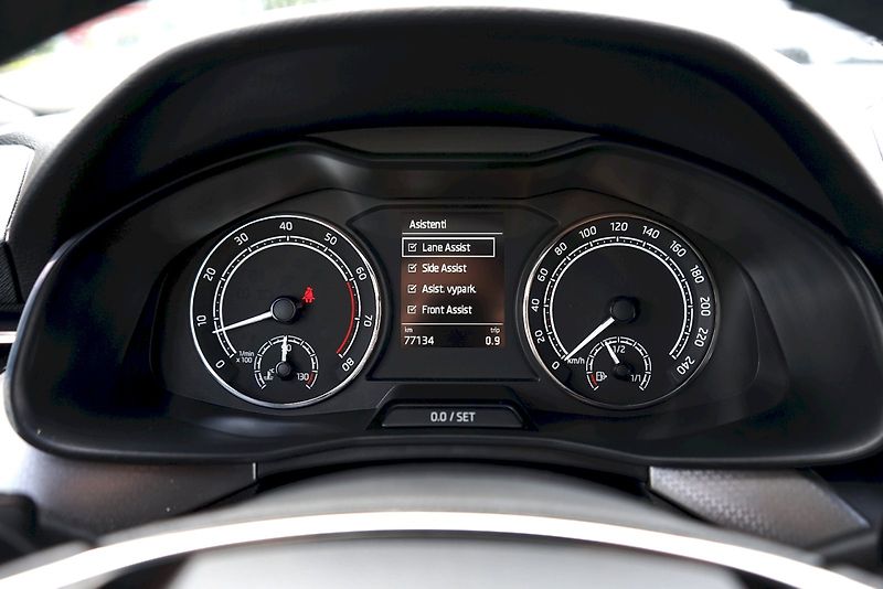 Škoda Kamiq (2021) TSI 110 kW DSG Style - tažné - fotka 11 z 33
