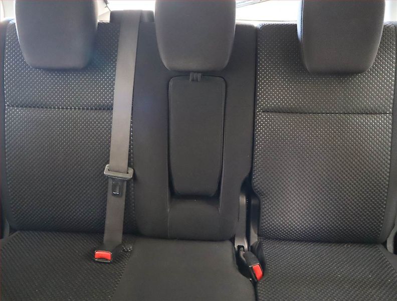 Suzuki Grand Vitara (2006) 2.0, 4X4, Park. senzory - fotka 10 z 17