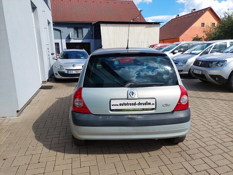 Renault Clio (2004) II. 1.2i-16v nová STK - fotka 5 z 17