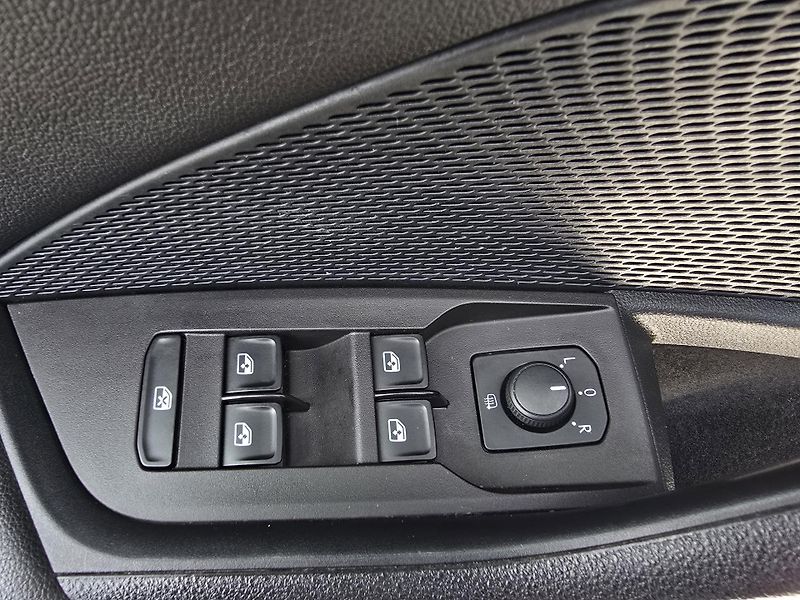 Škoda Octavia 2.0 TDI AMBITION PLUS 1.MAJ ČR - fotka 11 z 37