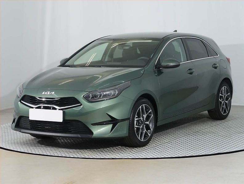 Kia Ceed (2025) 1.5 T-GDI - fotka 2 z 16