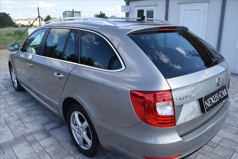 Škoda Superb 2,0 TDI 125KW TOP VÝBAVA ALU - fotka 7 z 50