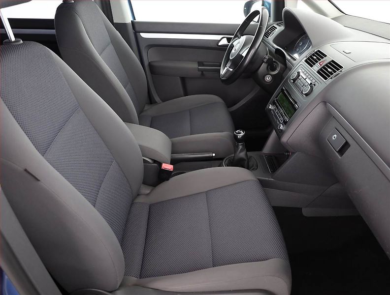 Volkswagen Touran (2011) 1.6 TDI, 7 míst, Tempomat - fotka 7 z 18