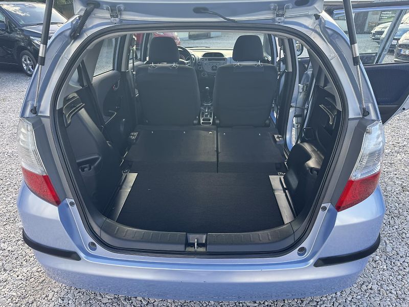 Honda Jazz (2009) 1.2i, 1MAJITEL,rezervace - fotka 28 z 39
