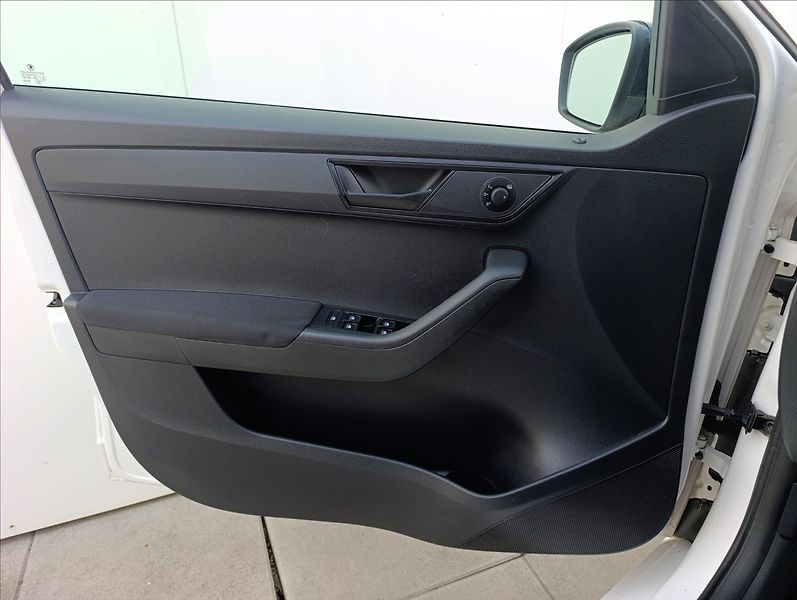 Škoda Fabia 1,0 MPi Klimatizace Tempomat - fotka 12 z 32