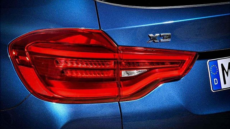 BMW X3.