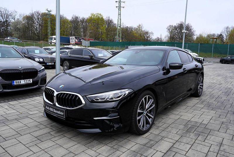 BMW Řada 8 840i Gran Coupe/Led/340 PS - fotka 2 z 49