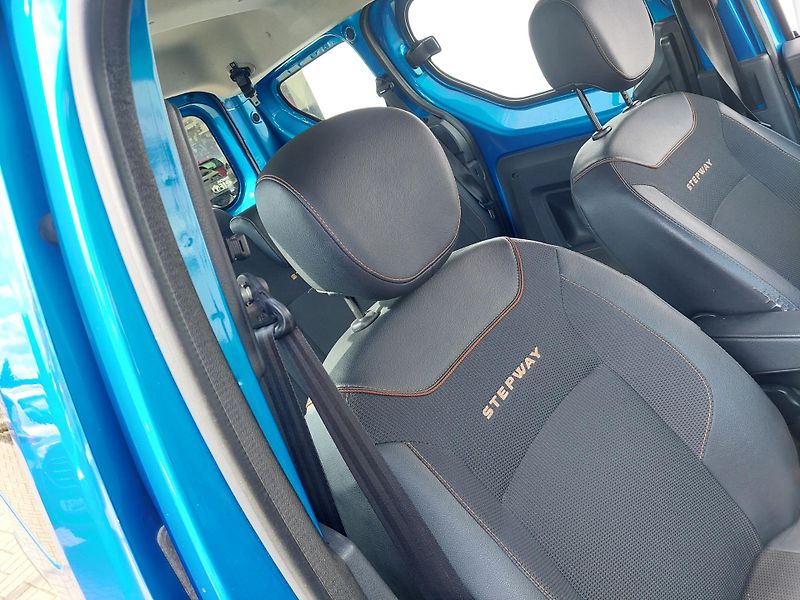 Dacia Dokker (2017) Stepway Celebration TCe 115 - fotka 17 z 31