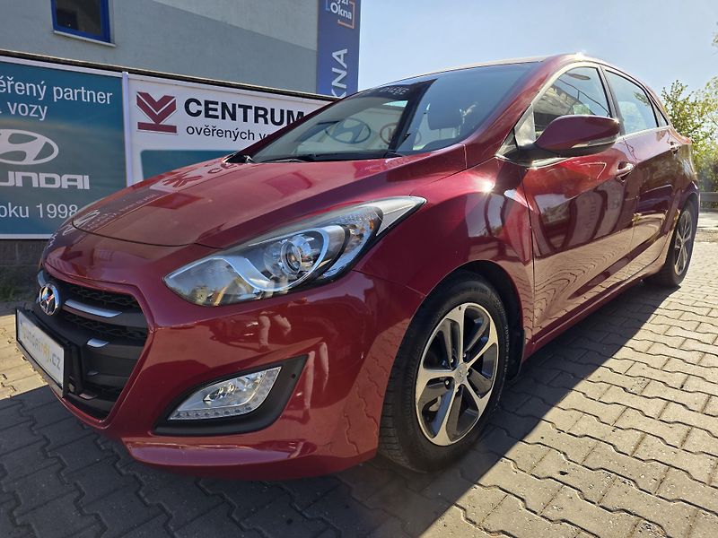 Hyundai i30 1.4-TOP VÝBAVA-AUT.KLIMA - fotka 7 z 15