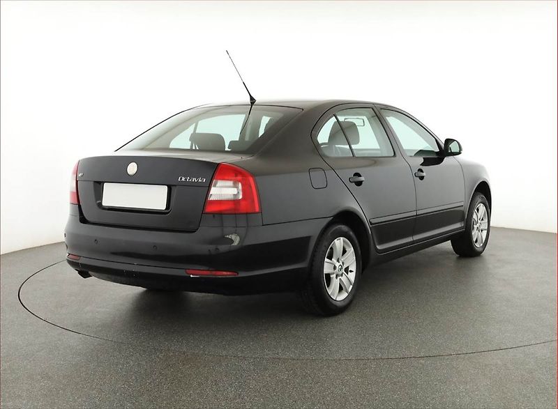 Škoda Octavia (2009) 1.6, Tempomat - fotka 5 z 12