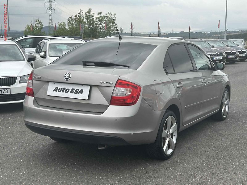 Škoda Rapid (2013) 1.2 TSI, ČR - fotka 4 z 17