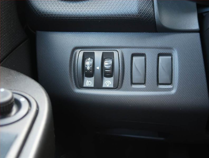 Renault Clio (2013) 1.2 16V , Tempomat - fotka 20 z 22