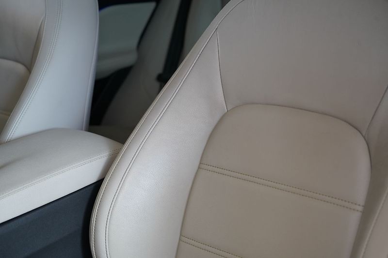 Jaguar F-Pace 30d AWD, PRESTIGE, Panorama - fotka 20 z 49