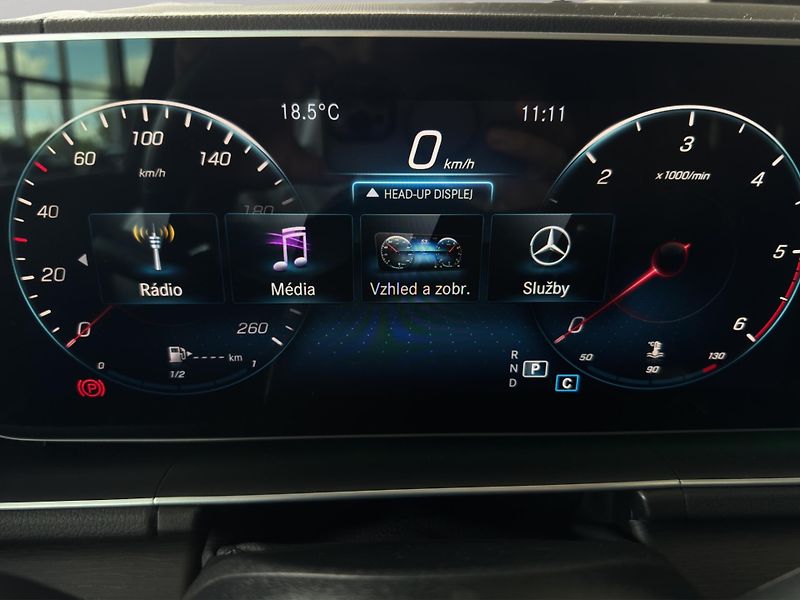 Mercedes-Benz GLS (2022) 400D 4MATIC - fotka 13 z 26