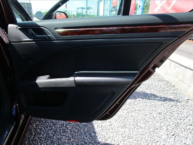 Škoda Superb 2.0TDi DSG, Elegance - fotka 27 z 46