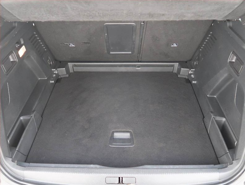Peugeot 3008 (2020) 1.2 PureTech, Serv.kniha - fotka 13 z 22