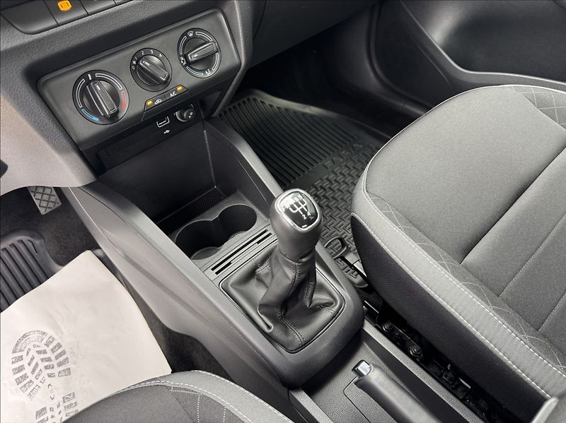 Škoda Fabia 1,0 TSI DPH 1.maj. původ ČR - fotka 35 z 50
