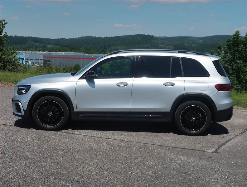 Mercedes-Benz GLB (2024) 200 d 4MATIC - fotka 3 z 14