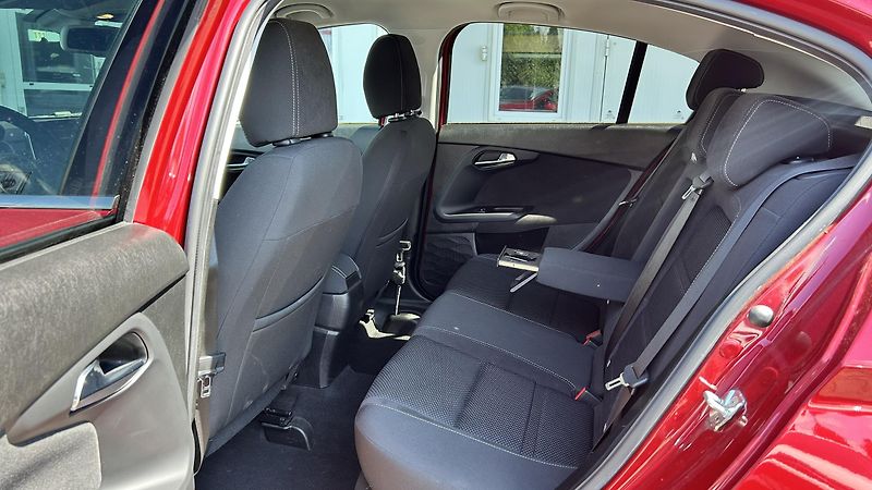 Fiat Tipo 1.4 T-Jet 120k Lounge  - fotka 11 z 14