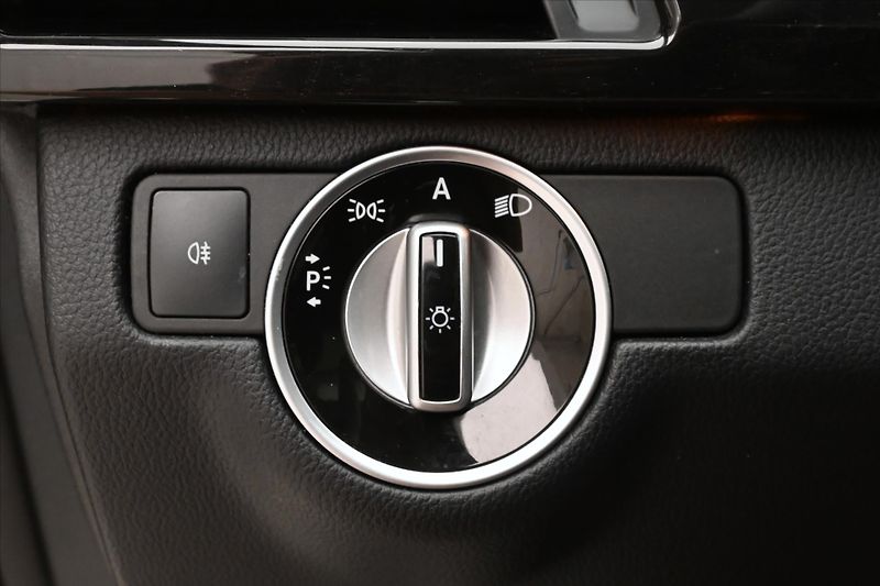Mercedes-Benz Třídy E 3,0 350 CDi 195 kW Plný servis - fotka 26 z 31