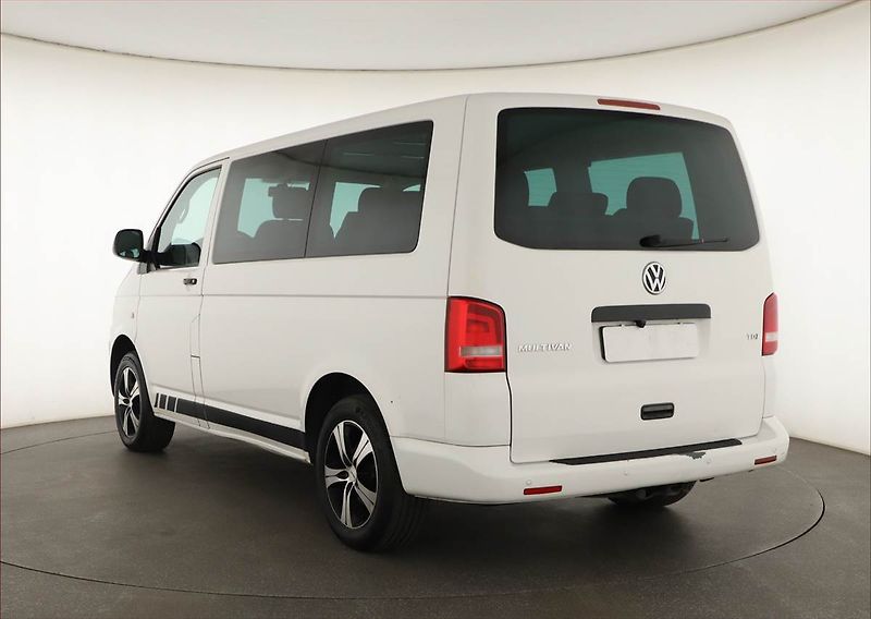 Volkswagen Multivan (2011) 2.0 TDI, 1Maj - fotka 4 z 13