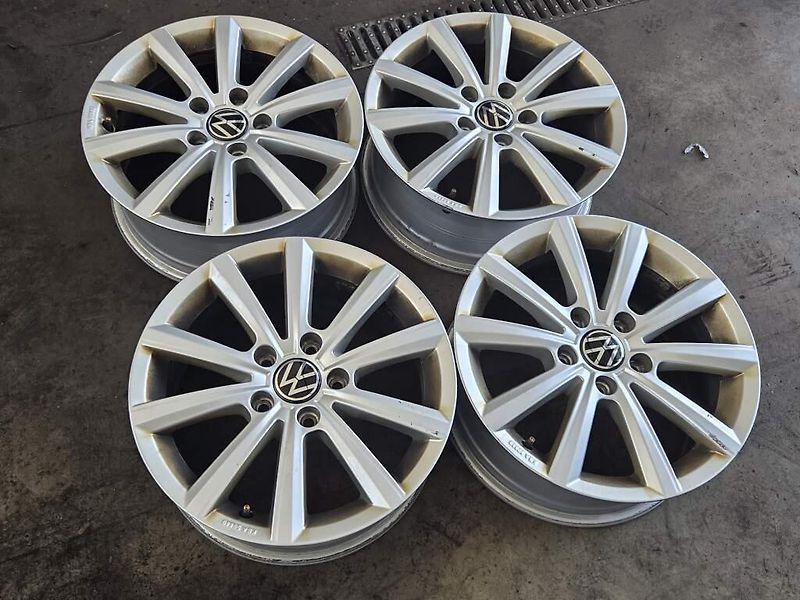 Volkswagen Passat (2023) 2.0 LED DSG ACC VIRTUAL Kamera - fotka 30 z 31