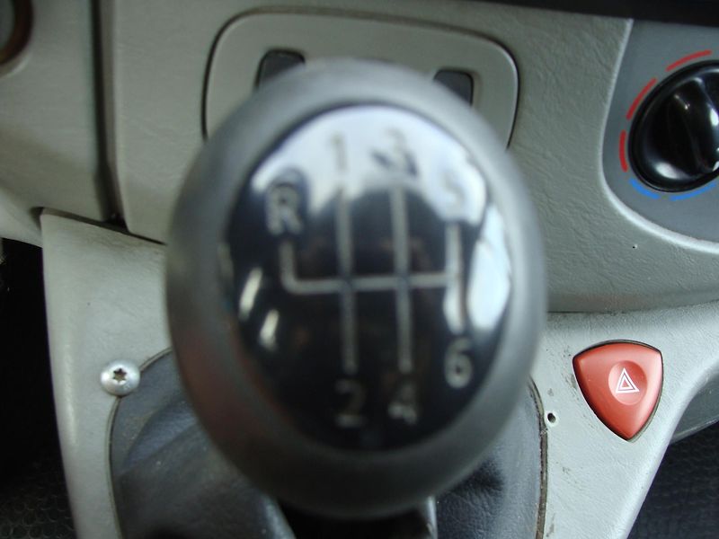 Opel Vivaro 2.0 CDi, 66 kW, tažné zařízení - fotka 14 z 19