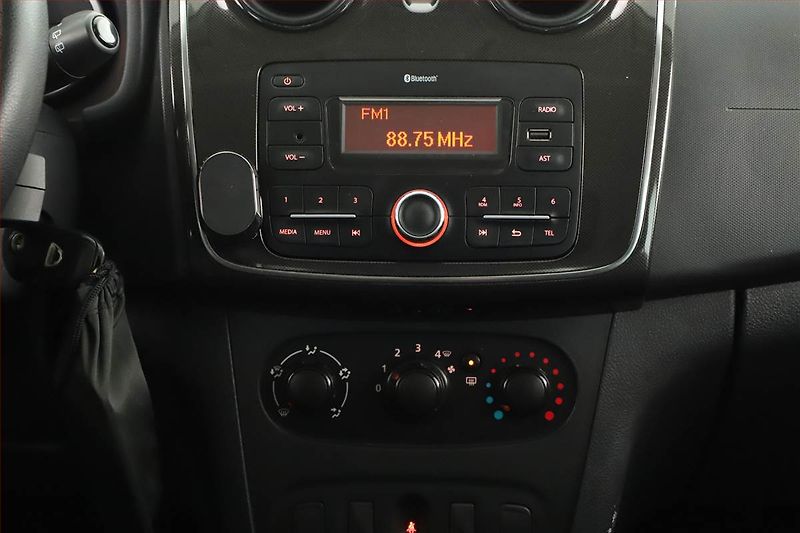 Dacia Logan (2018) 1.0 SCe, Serv.kniha - fotka 9 z 12