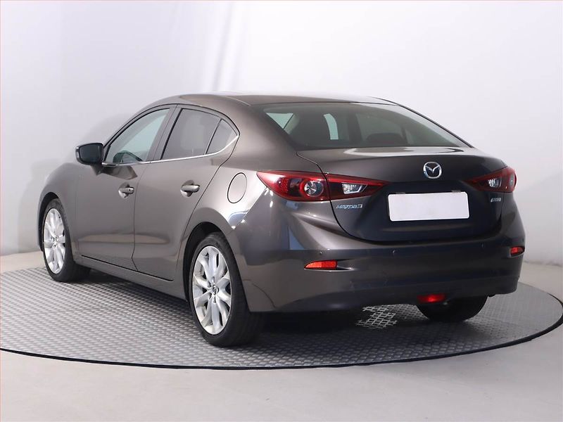 Mazda 3 (2015) 2.2 Skyactiv-D, Tempomat - fotka 4 z 19
