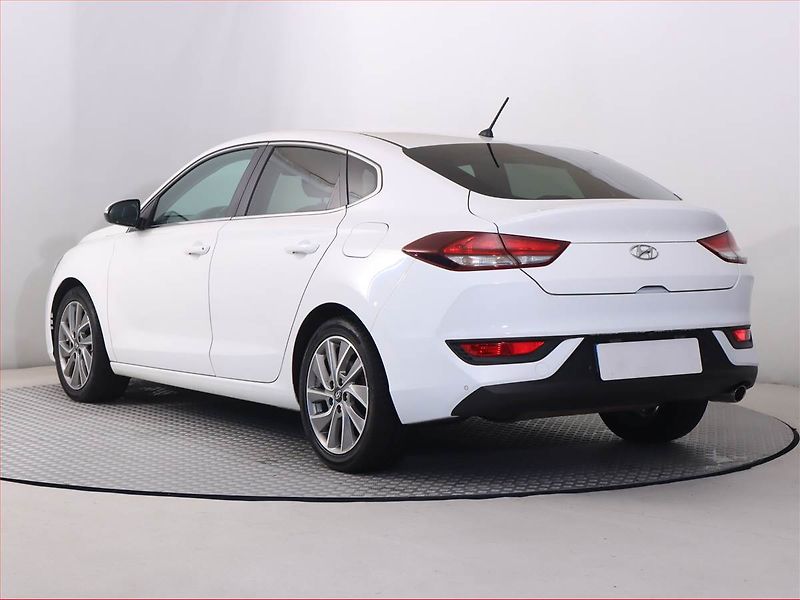 Hyundai i30 (2018) Family 1.4 T-GDI, Automat - fotka 4 z 20