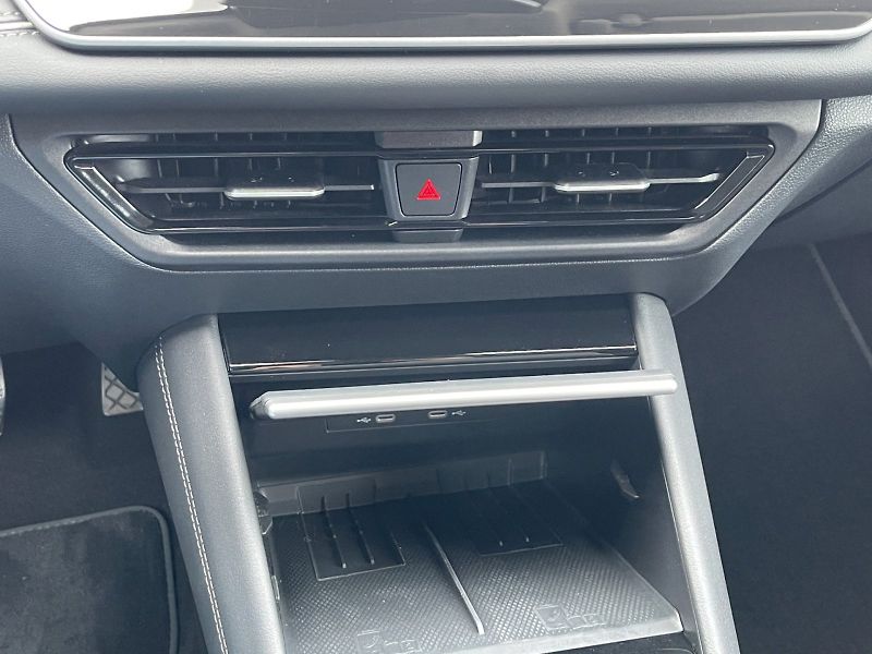 Volkswagen Tayron (2025) 2.0 TDI 142 kW 4Motion DSG Ele - fotka 11 z 35