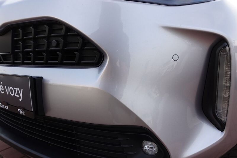 Toyota Yaris Verso 1.5VVTi CVT Comfort Style Tech - fotka 29 z 31