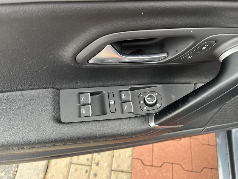 Volkswagen Passat CC 2.0 TDi Highline 1.Majitel ČR - fotka 9 z 30