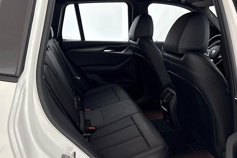BMW X3 xDrive20d - fotka 11 z 26