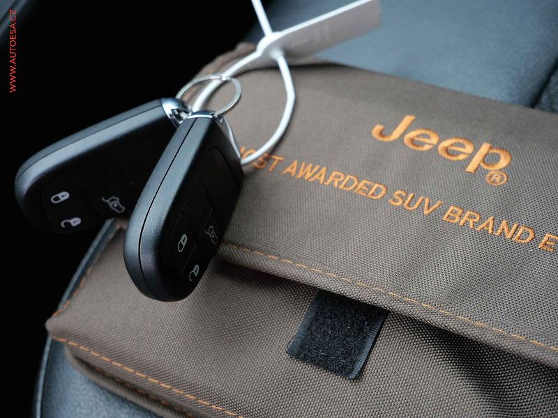 Jeep Compass (2019) 2.0 Multijet, 1.maj,ČR, AT - fotka 23 z 23
