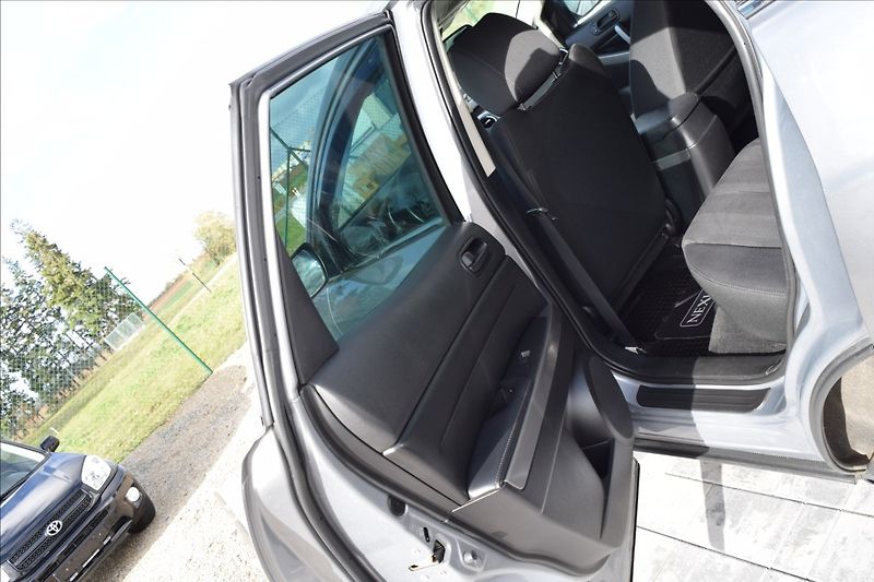 Mazda CX-7 2,2 CD 127KW VÝHŘEV KLIMA ALU - fotka 16 z 45