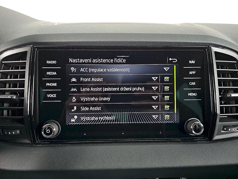 Škoda Karoq (2025) 1.5TSI 110kW DSG SPORTLINE TAŽ - fotka 18 z 33