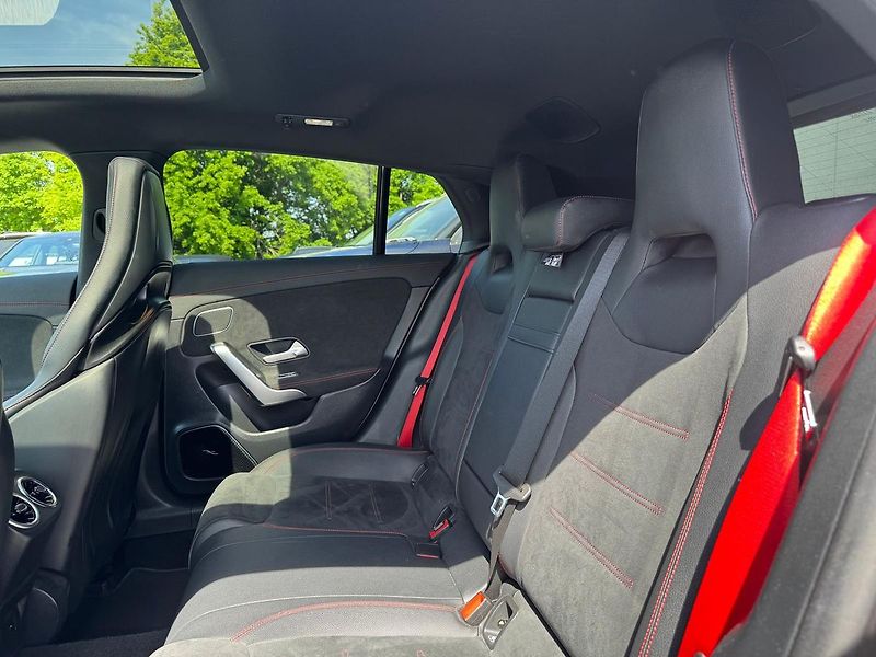 Mercedes-Benz CLA - fotka 14 z 20