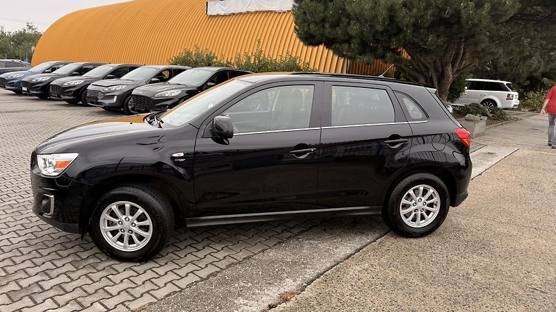 Mitsubishi ASX (2016) 1.6Di-D, ČR,4X4 - fotka 42 z 56