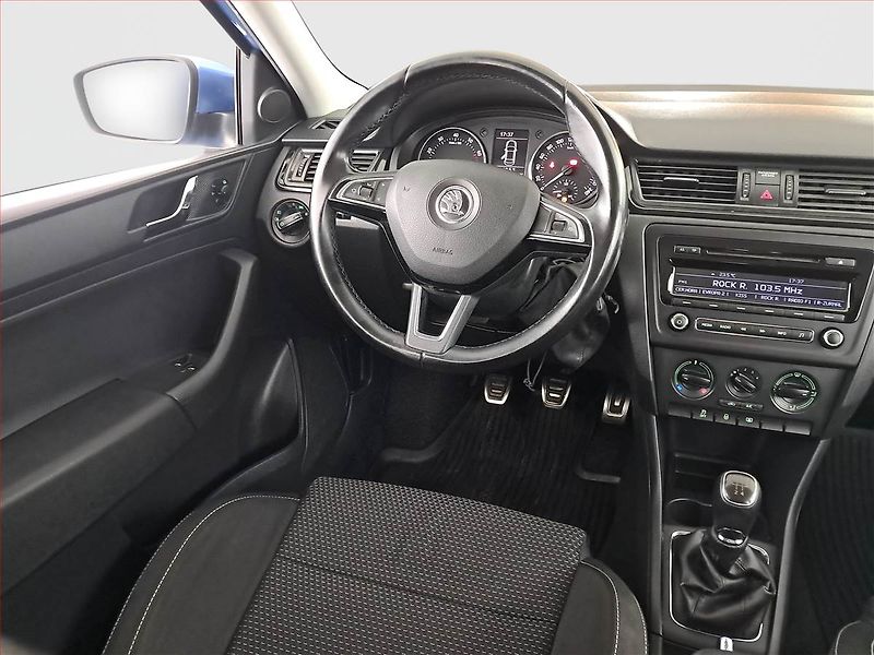 Škoda Rapid (2015) Ambition 1.2 TSI, ČR,1.maj - fotka 7 z 17