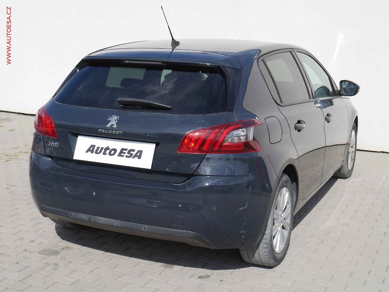 Peugeot 308 (2019) 1.2PT, AC, park.asist - fotka 4 z 20