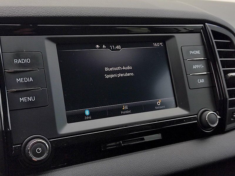 Škoda Karoq (2021) Active 1,5 Tsi - fotka 16 z 34