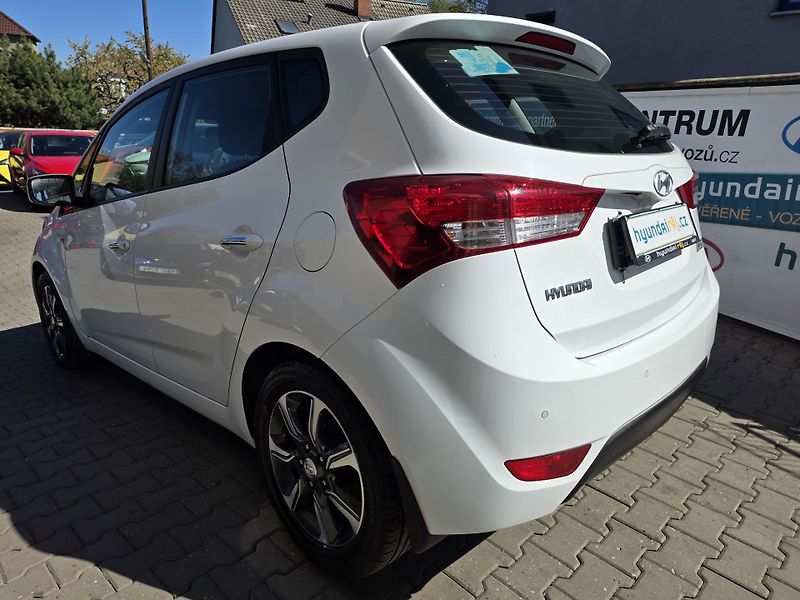 Hyundai ix20 1.6-1.MAJITEL-92KW-FACELIFT - fotka 8 z 14