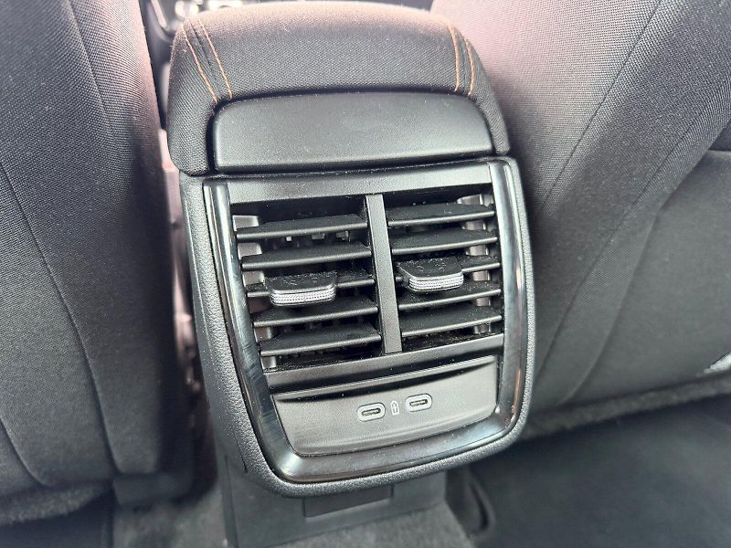 Škoda Kamiq (2025) 1.0 TSI 85kW DSG Top Selection - fotka 26 z 35