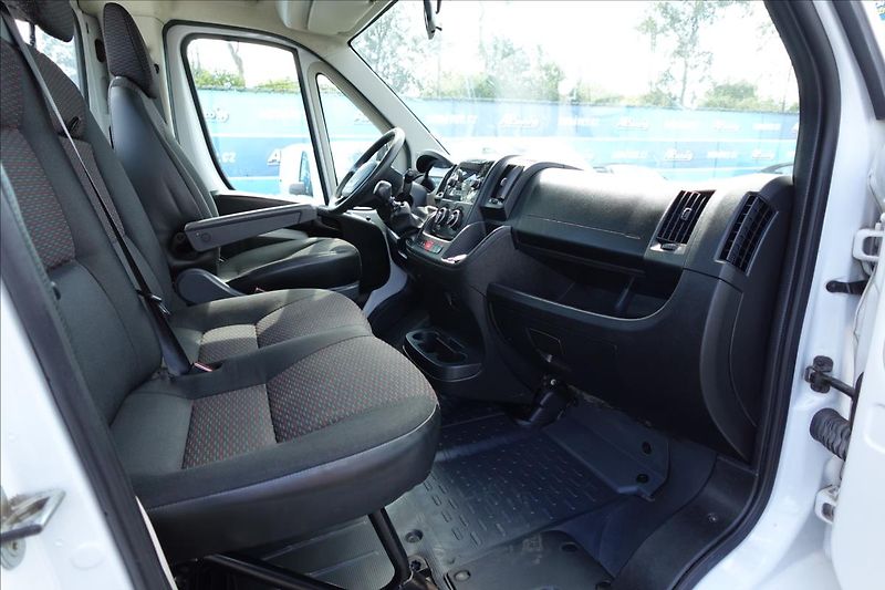 Peugeot Boxer 2,0 HDI  SKLOPKA KLIMA - fotka 24 z 39