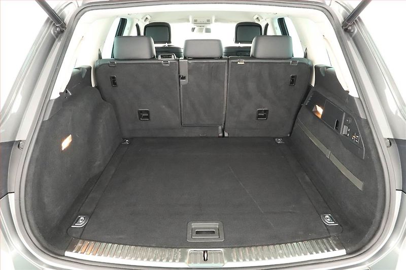 Volkswagen Touareg (2016) R-Line 3.0 TDI, 4X4, Automat - fotka 19 z 20