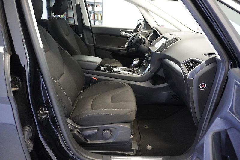 Ford S-MAX 2.0 ECOBOOST,7MÍST,138 000KM! - fotka 21 z 27